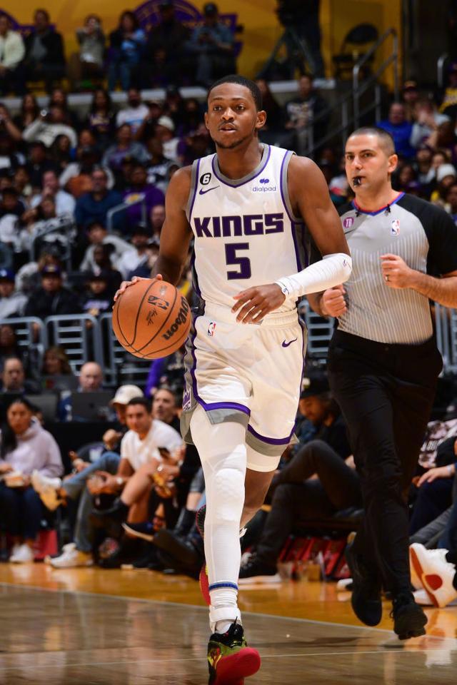 九游体育官网-浓眉哥迎来七赛季出色发挥，RNG观众热烈欢呼！全场沸腾不已(谢绝当鹊桥小说免费阅读)